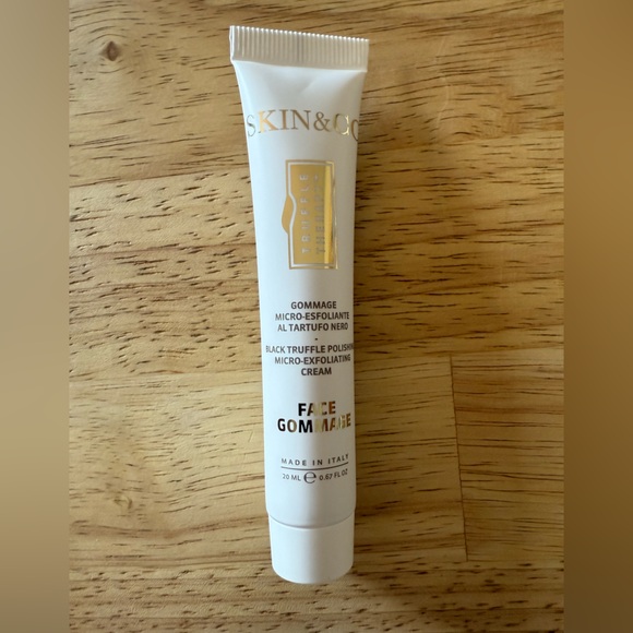 ❤️ 3/$25 SKIN&CO ROMA Truffle Therapy Micro-Exfoliating Face Gommage Mini - Picture 2 of 4